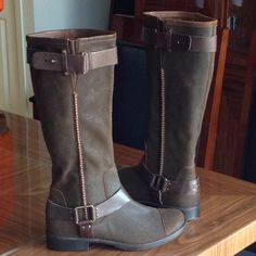 Brand New Condition Tall, Flat Heel Riding Style Boots By Ugg Australia. Size 10. (This Pair Appears To Run A Little Smaller!). Signature Shearling Lining In The Bottom Insoles. Extremely Polished 'All Day Wear' Ugg Boots. Excellent Condition! Please See All Pictures. Brown Leather Riding Boots, Riding Boots Fashion, Shoes Ugg, Style Boots, Leather Riding Boots, Ugg Australia, Womens Uggs, Ugg Shoes, Ugg Boots