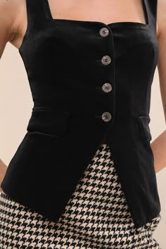 Black Velvet Vest Outfit, Tailored Vest Outfits For Women, Vest Top Outfits, Black Velvet Vest, Black Vest Top, Vest Ideas, Vest Outfits For Women, Chanel Loafers, Pocket Vest