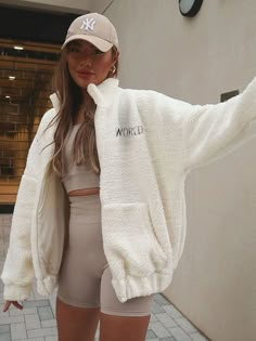 Faux Fur Coats For Women White Long Sleeves Letters Print Oversized Zipper Winter Coat Outfits Layout, Bummy Outfits, Chica Chola, Latina Baddie, Creative Outfits, Chicana Style, Latina Outfits, White Long Sleeves