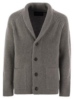 Essential lines and timeless workmanship define the style of the English rib wool cardigan. The shawl lapel and button fastening completes the style with a classic detail. - Button closure - Shawl collar - Rib knit - Patch pockets DESIGNER ID: JACKSONAIPWI240224I132 40Composition: 80% Wool, 20% Polyamide Burberry Hat, Mens Cardigan, Knitwear Men, Cotton Cardigan, White Cardigan, Gorgeous Bags, Card Holder Leather, Pearl Size, Wool Cardigan