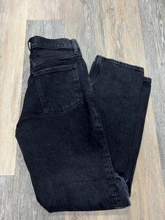 Brand: ABERCROMBIE AND FITCH Style: JEANS STRAIGHT Color: BLACK DENIM Size: 2/26SKU: 137-137189-24805 CONDITION: GENTLY USED Classic Black Rigid Denim Jeans, Classic High Rise Black Jeans, Classic Black Jeans With Five Pockets, Black Mid-rise Rigid Denim Jeans, Washed Black Fitted Grunge Jeans, Grunge Style Fitted Washed Black Jeans, Classic Black Mid-rise Jeans, Classic Black Rigid Denim Bottoms, Black Straight Leg Denim Jeans