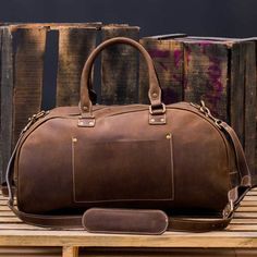 #leatherbag #travelbag #luggagebag #leathertravelbag #brownleatherbag Travel Handbag, Weekender Bags, Overnight Travel Bag, Leather Duffel Bag, Leather Weekender Bag, Leather Duffel, Macbook Laptop, Leather Duffle Bag, Travel Handbags