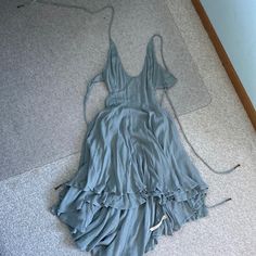 New From Free People, With Tags Still Attached. Flowy Beach Dress. Could Fit Extra Large With Smaller Chest As Well As Large Open Back Black Dress, Flowy Beach Dress, Black Flowy Dress, Handkerchief Dress, Embroidered Midi Dress, Backless Mini Dress, Lilac Dress, Dresses Backless, Black Long Sleeve Dress