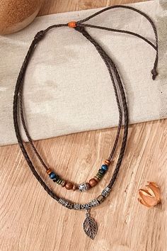 Brown Bead Decor Leaf Charm Layered Necklace Collar Hippie, Boho Necklaces, Style Indie, Beads Mala, Unisex Earrings, Anchor Necklace, Couple Jewelry, Necklace Ideas, Unisex Bracelets