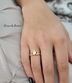 Gold Claddagh Ring, Love & Friendship, 14k Heavy Plated Gold Claddagh Heart Ring, Diamond Cut Claddagh Ring for Women, Best Friend Ring
#GiftForGirls #14kGoldRings #IrishJewelry #14kGoldCladdagh #GoldRings #WomensRing #14kGoldJewelry #CladdaghRing #CladdaghHeartRing #GiftForWomen Gold Claddagh Ring Women, Best Friend Ring, Gold Claddagh Ring, Authentic Gold, Friend Rings, Claddagh Ring, Friend Jewelry, Best Friend Jewelry, Irish Jewelry