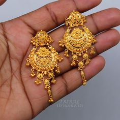 22k Gold Chandbali Bridal Earrings With Latkans, 22k Gold Chandbali Danglers With Latkans, 22k Gold Chandelier Earrings With Intricate Design For Wedding, Wedding Chandelier Earrings In 22k Gold With Intricate Design, 22k Gold Chandbali Earrings For Diwali, 22k Gold Traditional Chandelier Earrings For Festivals, Traditional 22k Gold Chandelier Earrings For Festivals, Traditional Kundan Filigree Earrings, 22k Gold Chandbali Earrings For Festivals