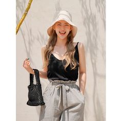 SPECIFICATIONSStyle: CasualShape: Casual TotePlace Of Origin: GUANG DONG ProvincePlace Of Origin: GUANG DONG ProvincePattern Type: SolidOrigin: CN(Origin)Occasion: VersatileNumber of Handles/Straps: TwoMain Material: StrawLining Material: PolyesterInterior: No PocketHardness: SoftHandbags Type: TotesGender: WOMENDecoration: Hollow OutClosure Type: STRINGCN: GuangdongBrand Name: DUSUN Casual Bucket Beach Bag, Casual Crochet Tote Bag For Spring, Spring Beach Black Shoulder Bag, Versatile Summer Satchel Shoulder Bag, Casual Tote Bucket Bag, Casual Spring Bucket Bag Tote, Chic Shoulder Bucket Bag For Beach Season, Casual Bucket Bag For Travel, Casual Shoulder Bucket Bag For Beach Season