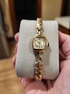 Beautiful raised glass on this 1940s ladies Bulova manual wind up watch. It ran for 12 hours kept time close to a minute off. Please see photos  the crystal is scratched and worn. The face has some discolor or dark dots under a loop. The case has a few tiny creases,tiny dents. No chips on the crystal. The serial number is 0050918. The back of the watch is stainless. The band is marked 120th 10k gold filled. Not the watch. Only the band. The band is stonewall.  Please note vintage watches can sto Bulova Watches Women, Maximalist Jewelry, Vintage Bulova Watches, Rare Things, Coffee Filter Wreath, Ladies Dress Watches, Vintage Jewelry Antique, Antique Costume Jewelry, Bulova Watches