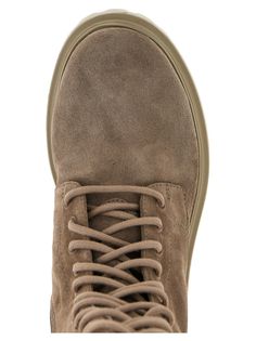 'Ranger' suede boots with laces, rubber sole. Composition: 100% calfskin leather (Bos Taurus) High-top Suede Boots With Laces, Fall Suede Desert Boots With Vibram Sole, High-top Suede Lace-up Boots With Rubber Sole, Leather Desert Boots With Lug Sole And Round Toe, Suede High-top Lace-up Boots With Rubber Sole, Outdoor Suede Desert Boots With Leather Sole, Rugged Suede Work Boots With Suede Lining, Suede Work Boots With Vibram Sole, Rugged Suede Desert Boots With Leather Sole