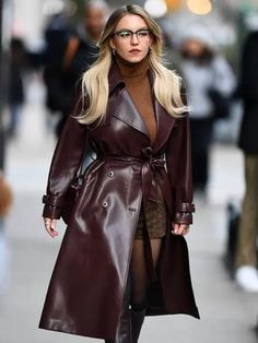 NYC Sydney Sweeney Maroon Leather Trench Coat Maroon Leather Trench Coat Outfit, Burgundy Trench Coat, Trench Outfit, Red Leather Coat, Leather Trend, Trench Coat Outfit, Leather Coats, Coat Trends, Maroon Leather