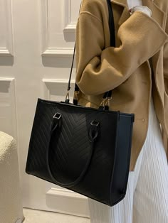 Office Bags For Women, Hand Bags Ideas, Classy Purses, Spring Purses, Formal Bag, Luxury Tote Bags, Bags Ideas