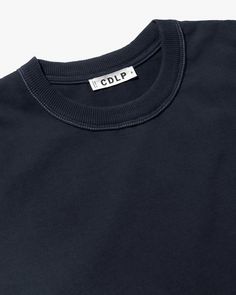 Our 330 gsm Heavy Cotton T-Shirt is designed with a generous volume in a straight, boxy silhouette, dropped shoulders, fitted crew neck and contrasting top-stitching. Made of a recycled and organic cotton blend—providing breathability, durability and a rich, sculptural drape. Volumous, boxy fit Fitted crewneck Dropped shoulder Model is 176 cm/ 5’9’’and wears size M Size down for a more fitted look Style ID: MMO016052201-6998 50% recycled cotton 50% organic cottonMade in Portugal