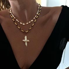 Material: Pearl Fashion Element: Smiling Face Style: Retro Chunky Pearls, Beaded Cross, Cross Chain, Cross Pendant Necklace, Unique Aesthetic, Pearl Chain, Girls Jewelry, Gold Pendant Necklace, Fashion Jewelry Necklaces