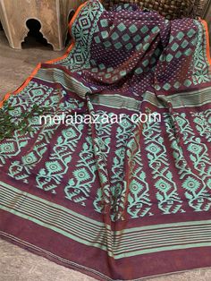 *A Handloom beauty. Dhakai Jamdani soft dual tone saree with zari highlights on the palla. *Fall attached. Note: Minor imperfections in weaving are inherent to handloom fabric, and are not defects. Fusion Style Cotton Silk Dupatta For Festivals, Multicolor Slub Silk Saree With Self Design, Brown Self Design Dupatta For Festivals, Brown Saree With Dupatta For Festivals, Brown Self Design Saree For Festivals, Festive Brown Saree With Self Design, Fusion Style Multicolor Chanderi Saree, Brown Saree With Cutdana For Festivals, Multicolor Slub Silk Saree With Weaving Work