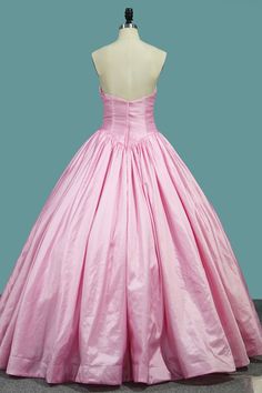 This dress could be custom made, there are no extra cost to do custom size and color. Red Ball Gown, Long Sleeve Ball Gowns, Ombre Prom Dresses, Dresses Ball Gown, Affordable Prom Dresses, Two Piece Homecoming Dress, Princess Ball Gowns, Beaded Prom Dress, Sweet 16 Dresses