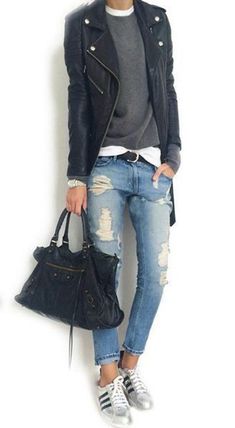 30 Spring Fashion 2019 For Work #motojacket  #leather  #leatherjacket  #bikerjacket Boyfriend Jeans Kombinieren, Casual Weekend Style, Gorgeous Outfits, Balenciaga Bag, Winter Trends, Weekend Style, Looks Chic