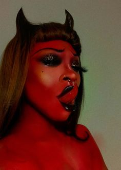 Red Devil Makeup, Halloween Makeup Devil, Succubus Makeup, Demon Makeup, Demon Costume, Devil Makeup, Creepy Halloween Makeup, Hot Halloween Outfits, Halloween Makeup Scary