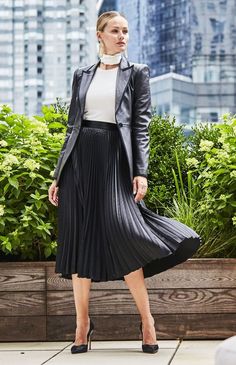 110 Best Black pleated skirt ideas | black pleated skirt, fashion outfits, skirt  outfits