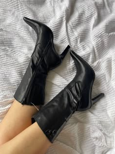 Vintage square toe 90s boots shoes, black women leather women boots, y2k ankle platform boots UK 5 US 7.5 EU 38 Felmini heeled boots size : UK 5 US 7.5 EU 38  insole 24.5 (9.6') heel 10 cm (3.9') Austrian-made  material : genuine leather fleece lining  Condition is excellent, shoe 1 time to try on Wide Calf Platform Boots With Pointed Toe, Edgy Martin Boots With Pointed Toe, High Ankle Moto Boots With Reinforced Heel, Fitted High Ankle Moto Boots With Reinforced Heel, Fitted Moto Boots With Reinforced Heel And High Ankle, Faux Leather High Heel Boots With Padded Ankle, High Heel Boots With Padded Ankle In Faux Leather, High Heel Faux Leather Boots With Padded Ankle, Fitted High Heel Leather Martin Boots