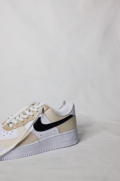 Step out in style with our custom AF1 Low earth tones painted sneakers! Each pair is uniquely personalized with earthy tones like beige, cream, and brown, complementing your every step with a touch of natural elegance. Hand/spray painted earth tones design. Resistant clear coat (protected against cracks and scratches). Custom made-to-order sneaker. Brand new 100% authentic Nike AF1 Low with box! Free shipping within the US territory! Need a different color? Let us know which color you're looking Custom Beige Leather Sneakers With Gum Sole, Beige Leather Custom Sneakers With Gum Sole, Casual Beige Custom Sneakers With Speckled Midsole, Custom Cream Sneakers With Gum Sole And Round Toe, Custom Cream Sneakers With Rubber Sole For Streetwear, Beige Custom Sneakers With Gum Sole And Round Toe, Cream Custom Sneakers For Streetwear With Round Toe, Beige Custom Sneakers With Gum Sole For Streetwear, Custom Cream Sneakers With Gum Sole