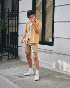 Summer Outfits Men Streetwear, Mens Summer Outfits, Mens Casual Outfits Summer, Mens Shorts Summer, Mens Trendy Outfits, Mens Outfit Inspiration, Mens Fashion Streetwear, Stylish Mens Outfits, Fashion Casual Outfits