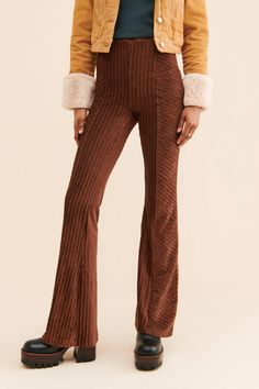 Rent Slim Pull-On Velvet Flare Pants from Nuuly. Pick 6 items for $98/month. Free shipping + returns. Boho Flare Pants Outfits, Cas Outfits, Aesthetic Wishlist, Pretty Outfit Ideas, Strapless Denim Dress, Fall Board, Rock And Roll Fashion, Velvet Flare Pants, Fall Attire