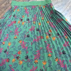 Small Never Worn! Lularoe Skirts, Womens Skirt, Skirt, Customer Support, Full Service, Green, Women Shopping, Color