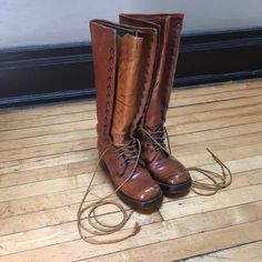 Tall Women’s Frye Lace Up Boots 4 Eyelets 12 Hooks And 1 More Eyelet At The Top Minor Scuffs On The Toe Perfectly Broken In! Swaggy Shoes, Fry Boots, Brazil Festival, Frye Boots, Frye Shoes, Tall Women, Outfit Aesthetic, Orange Brown, Brown Orange