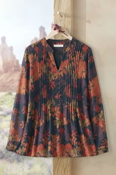 Light and color-rich as drifting autumn leaves, in a flattering tuck-and-release silhouette of brilliantly printed chiffon. Tunic For Women, Tunic Tops Outfit, Shirt For Women Stylish, Western Tops For Women, Stylish Tunic Tops, Cotton Tops Designs, Short Kurti, Western Tops, Dress Design Patterns