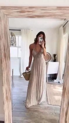 Mode Hippie, Honeymoon Outfits, Mode Boho, Cruise Outfits, Elegante Casual, Halter Maxi Dresses, Guest Dresses, Pleated Dress, Lany