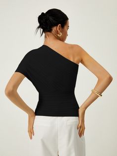 Details Composition: 49.5% Viscose, 30.5% Polyester, 20% Nylon Design: Asymmetrical, Cold Shoulder, Knotted Style: Elegant, Sexy Thickness: Regular Material: Knit Occasion: Vacation, Work Size Fit Stretch: Medium Stretch Fit Type: Slim Fit Cm Inch Size Length Bust XS 45 72 S 45.5 76 M 46 80 L 46.5 86 XL 47 92 XS 17.7 28.3 S 17.9 29.9 M 18.1 31.5 L 18.3 33.9 XL 18.5 36.2 Care Instructions Maximum washing temperature for hand washing is 40°C Do not bleach Flat dry Do not iron Mild dry cleaning Chic Solid Stretch Knit Top, Chic Stretch Solid Color Knit Top, Solid Color Bodycon Top For Party, Solid Color Bodycon Party Top, Solid Bodycon Top For Party, Solid Bodycon Party Top, Ribbed High Stretch Top For Night Out, Ribbed Bodycon Tops For Summer, Ribbed Bodycon Summer Tops