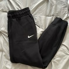 Brand New Without Tags. Just Don’t Wear Them Coz I Have A Few Pairs Of These. Nike Women Outfits, Nike Tech Fleece Pants, Black Nike Joggers, Red Joggers, Black Sweats, Black Yoga Pants, Nike Joggers, Christmas Clothes, Nike Tech Fleece