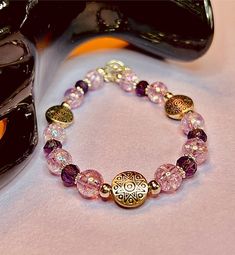 Stunning purple variations bracelet. Crystal, glass and silver. Toggle or lobster clasp. For her. Bracelet Crystal, Purple Glass, Glass Crystal, Silver Bracelets, Crystal Glass, Lobster Clasp, Beaded Bracelets, Bracelet, Crystals