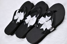 Wedding Flip Flops For Guests, Flip Flop Favors, Nude Flip Flops, Classic Wedding Theme, Classic Wedding Themes, Navy Flip Flops, Silver Flip Flops, Gold Flip Flops, Wedding Flip Flops