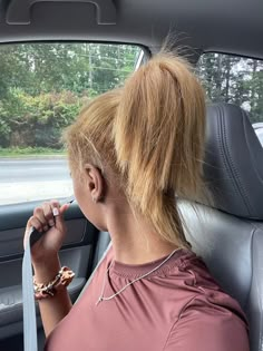 Blue Silk Press Natural Hair, Blonde 4c Hair, Blonde Silk Press, Honey Blonde Hair On Black Women, Honey Blonde Natural Hair, Blonde Natural Hair, Pressed Natural Hair, Silk Press Natural Hair, Hair Dyed