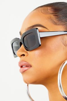 Look super cute in these black thick framed sunglasses! the perfect accessory with UV protection to protect your eyes from the summer sun. 😎 Sunglasses Black Women, Narrow Sunglasses, Reflective Sunglasses, Fashion Eye Glasses, Black Off Shoulder, Stylish Glasses, Black Rims, Trendy Sunglasses, Black Sunglasses