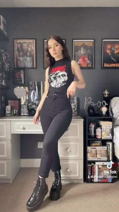 Alternative All Black Outfit, Casual Work Outfits Grunge, Formal Wedding Guest Dress Summer 2023, Hipster Goth Outfits, A7x Concert Outfit, Grunge Look Outfits, Early 2000s Goth Fashion, Cute Rocker Outfit, Family Party Outfit Casual