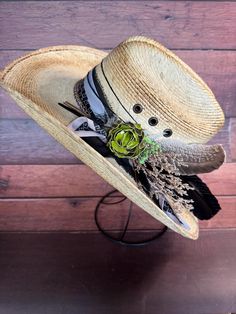 This durable palm straw is perfect for work or play. It wicks heat and sweat away from the head and provides excellent UV protection. This hat is an size large so be sure to check our size guide. Boho Hats, Cowboy Hut, Straw Cowboy Hat, Chapeau Cowboy, Boho Hat, Cowboy Hat, The Head, Fedora, Cowboy Hats