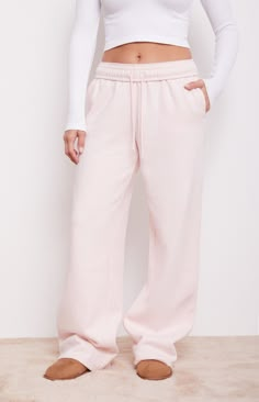 Washed Baggy Sweatpants Sweatpants Free People, Cotton On Sweatpants, Fleece Sweatpants Outfit, No Cuff Sweatpants, Sweatpants For Short Women, Pink Wide Leg Sweatpants, Sweatpants Low Rise, Wide Legged Sweatpants, Light Pink Sweatpants Outfit