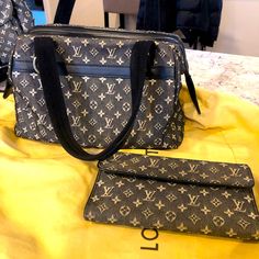 Great Condition Louis Vuitton Handbag And Wallet. One Of A Kind. Great Christmas Gift! Louis Vuitton Favorite Mm, Louis Vuitton Alma Pm, Louis Vuitton Multicolor, Louis Vuitton Favorite, Louis Vuitton Pochette Metis, Neverfull Mm Monogram, Louis Vuitton Limited Edition, Louis Vuitton Handbag, Louis Vuitton Empreinte