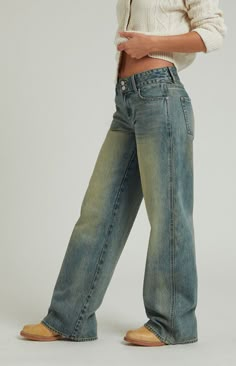 Low Rise Baggy Straight Jeans, Women’s Baggy Pants, Low Rise Petite Jeans, Cute Jean Pants, Pacsun Jean Skirt, Pac Sun Jeans, Cute Jeans Baggy, Mid Rise Baggy Jeans Outfit, Edikted Jeans Outfit