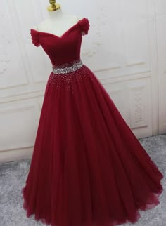 Princess Dress For Sale, Red Dresses For Bridesmaids, Red Carpet Theme Dresses, Red Dress Gowns Elegant, Christmas Tulle Dress, Ball Gown Dresses Elegant Red, Red Dresses Ball Gown, Prom Dresses Long With Pockets, Red Sweet 16 Dresses Simple