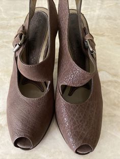 Marni leather Italian shoes brown,embosed leather,size9,high heels,preloved.. Heels-4.5’ Open Toe Heels, Sandals Brown, Italian Shoes, Open Toe Shoes, Shoes Brown, Leather High Heels, Sling Back, Brown Sandals, Leather Buckle