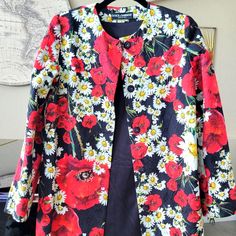 Dolce Gabbana Poppy Daisy Floral Print Blazer Coat. This Is A Red And White Poppy Floral Print On Textured Jacquard And Has Black Silk Lining. New - Tags Are Still Attached. Size 38 Which Is An Approximate 0-2 Us Designer Floral Print Outerwear For Work, Designer Floral Print Workwear Outerwear, Elegant Multicolor Floral Print Outerwear, Designer Fall Floral Print Outerwear, Designer Floral Print Fall Outerwear, Fall Silk Outerwear With Floral Print, White Blazer Women, Dolce Gabbana Jacket, Purple Blazer