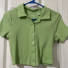 Never Worn Tee!! Green Collared Shirt For Day Out, Summer Collared Top For Day Out, Fitted Button-up Vacation Tops, Collared T-shirt For Spring, Collared Solid T-shirt For Spring, Casual Green Tops For Summer, Casual Collared Tops For Summer, Casual Collared Summer Tops, Green T-shirt For Summer Day Out