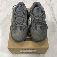 Brand New Authentic Size: 6 Color: Grey Gray Shoes, Trendy Shoes For Men, Yeezy 1050, Yezzy Shoes Women, Slate Grey Yeezy Slides, Yeezy Slide Slate Grey, Grey Sneakers Outfit, Yeezy 500 Ash Grey, Yeezy Outfit Women