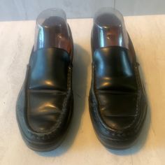 Brand: Tod's Size: 8.5 Color: Black Good Pre-Owned Condition Normal Wear Smoke And Pet Free Environment Defects: None Bin# 94 Source Code Black Leather Moccasins With Round Toe, Black Loafers With Stitched Sole And Round Toe, Black Closed Toe Slip-ons With Leather Footbed, Casual Black Moc Toe Moccasins, Business Casual Black Leather Closed Toe Shoes, Casual Black Closed Toe Dress Shoes, Black Leather Round Toe Slip-ons, Black Leather Slip-ons With Round Toe, Black Slip-ons With Leather Lining And Round Toe