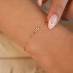 Gold Diamond Bracelet, Perfume Jewelry, Christian Bracelets, Preppy Jewelry, Solid Gold Bracelet, Moon Bracelet, Sports Jewelry, Pinterest Ideas, Jewelry Accessories Ideas