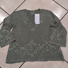 Caite Anthropologie Distressed Embroidered Cropped T-Shirt Beautiful V-Neck T Shirt With A Distressed Look Size Small Nwt Casual Embroidered V-neck Top For Fall, Casual Embroidered Top For Fall, Casual Embroidered Top For Fall With Relaxed Fit, Casual Cotton Embroidered Top For Fall, Casual V-neck Embroidered Top For Fall, Casual V-neck Embroidered Top, Cotton V-neck Top With Embroidery, Casual V-neck Embroidered Top For Spring, Casual Green Embroidered Cotton Top