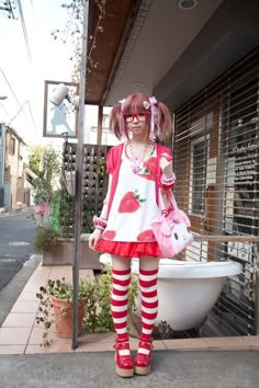 J Fashion Outfits, Strawberry Outfit, Harajuku Decora, Pop Kei, Yume Kawaii, Outfit References, Dopamine Dressing